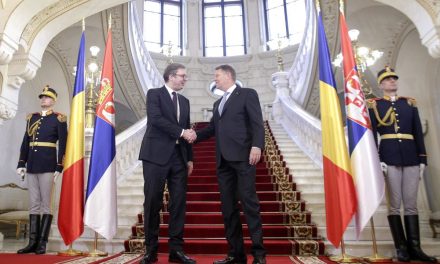 Kompromisszumos megoldást sürget Koszovóról a román és a szerb államfő