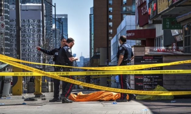 Torontói gázolás: Vádemelés tíz rendbeli gyilkosság miatt