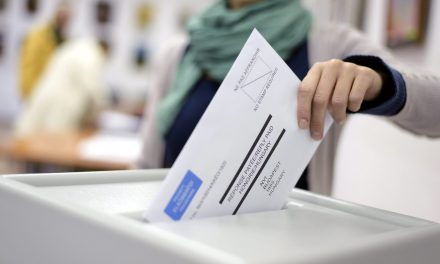 Már több mint ezernyolcszáz levélszavazat érkezett vissza a Nemzeti Választási Irodához