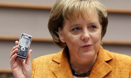 Angela Merkel már a telefont sem hajlandó felvenni, ha Orbán hívja
