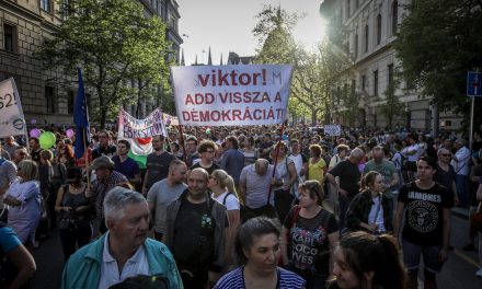 2.0 Mi vagyunk a többség – újabb tüntetés a demokráciáért Budapesten