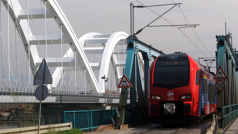 Beindult a vasúti közlekedés a Žeželj hídon