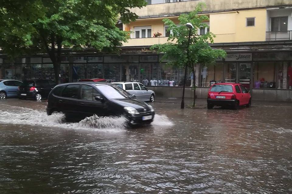 Zentán egyszerűbb csónakkal, mint autóval