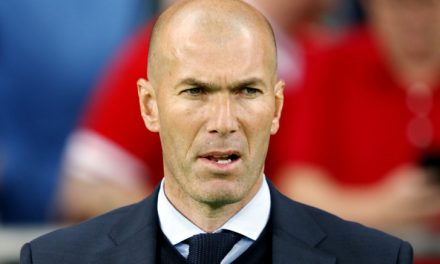 Zinedine Zidane lemondott
