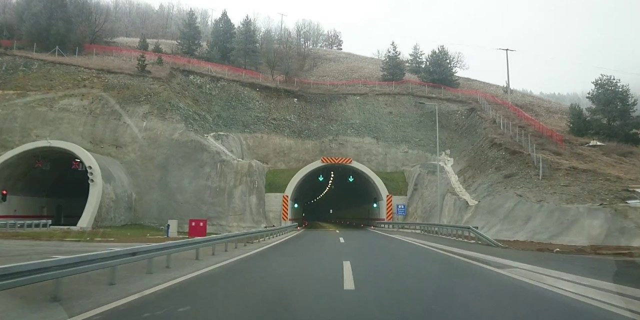 Mi legyen a neve a Belgrádot és Montenegrót összekötő autópályának?