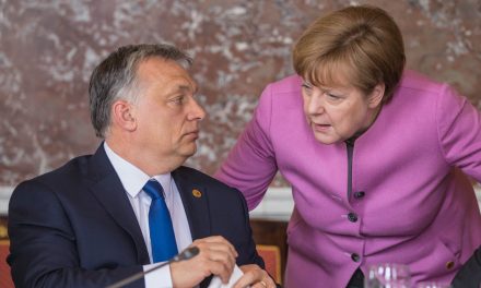 Ultimátum Orbán Viktornak a civiltörvény miatt