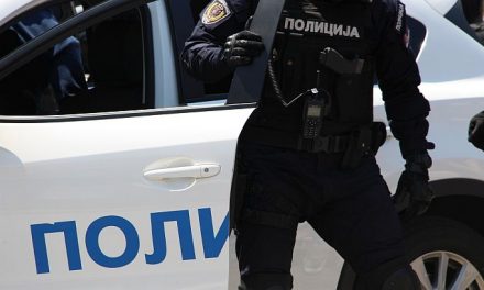 Vranje: 20 kilogramm drogot találtak egy rendőr házában