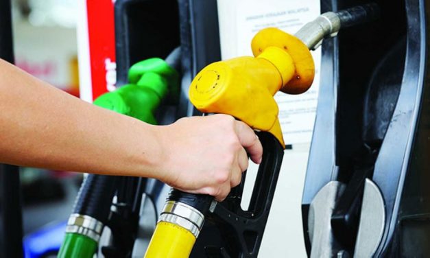 Magyarországon tovább csökkent a benzin ára