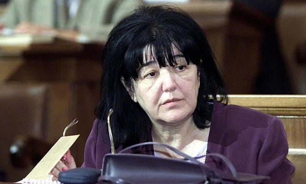 Egy év börtönbüntetés Mira Markovićnak