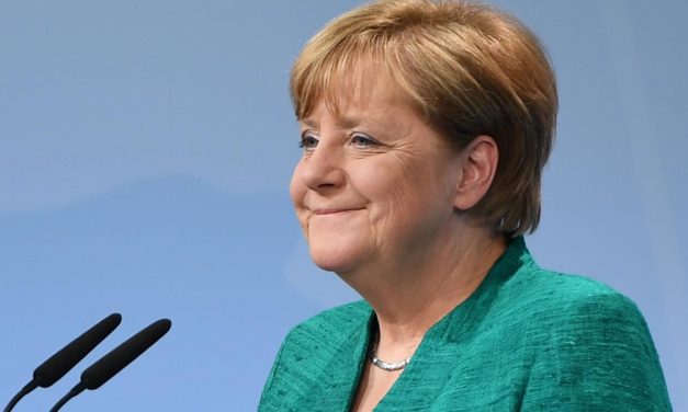 Merkel közös európai menekültpolitikán dolgozik