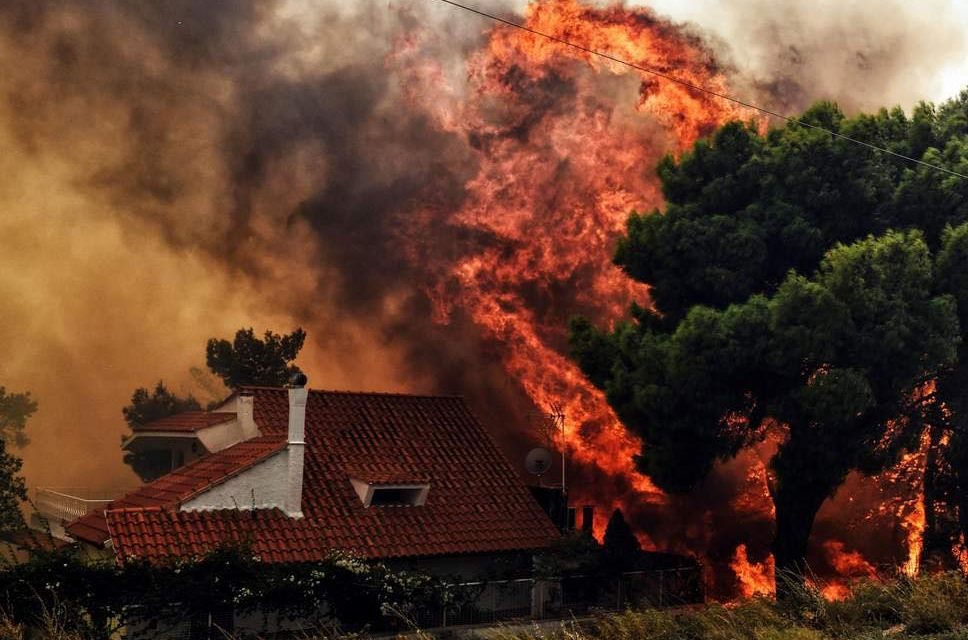 <span class="entry-title-primary">Kiégett autók, a tűz martalékává vált lakások, házak – FOTÓGALÉRIA</span> <span class="entry-subtitle">Megrázó képek a görögországi tragédiáról</span>