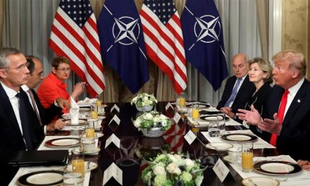 <span class="entry-title-primary">Álomgyáros az ásóval (Trumpizmusok)</span> <span class="entry-subtitle">Az amerikai elnök nekiment Németországnak a NATO-csúcson</span>