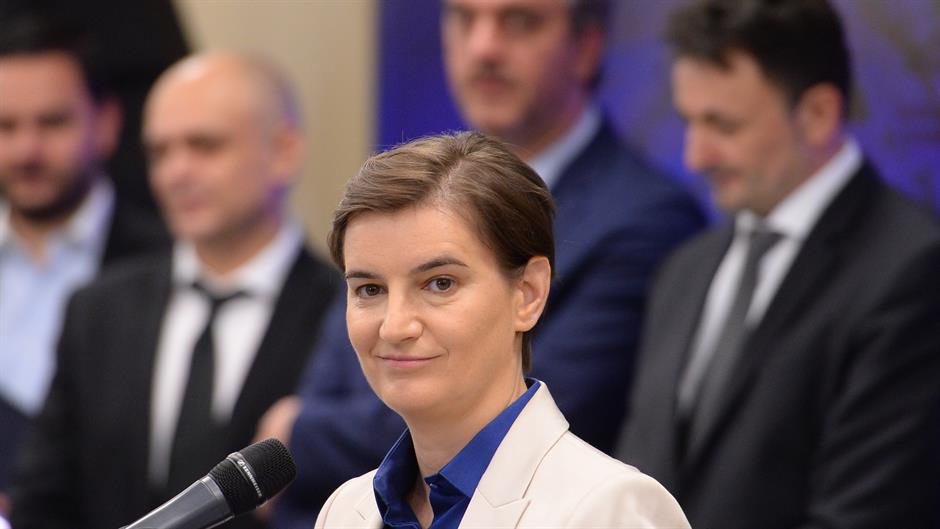 Ana Brnabić: Azon gondolkodom, hogy belépek a Szerb Haladó Pártba