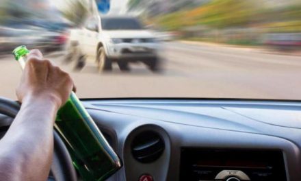 Romániában akár tíz évre is bevonhatják a vezetői engedélyét a kábítószer vagy alkohol hatása alatt álló járművezetőknek