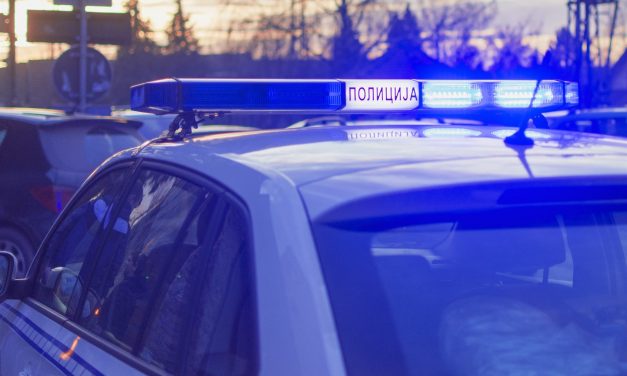 Ruma: Holtteset találtak az út mellett