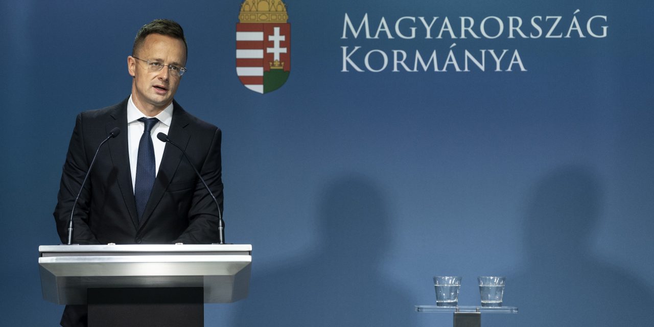 Szijjártó: Magyarország arányos választ ad
