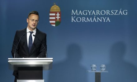 Szijjártó: Magyarország arányos választ ad