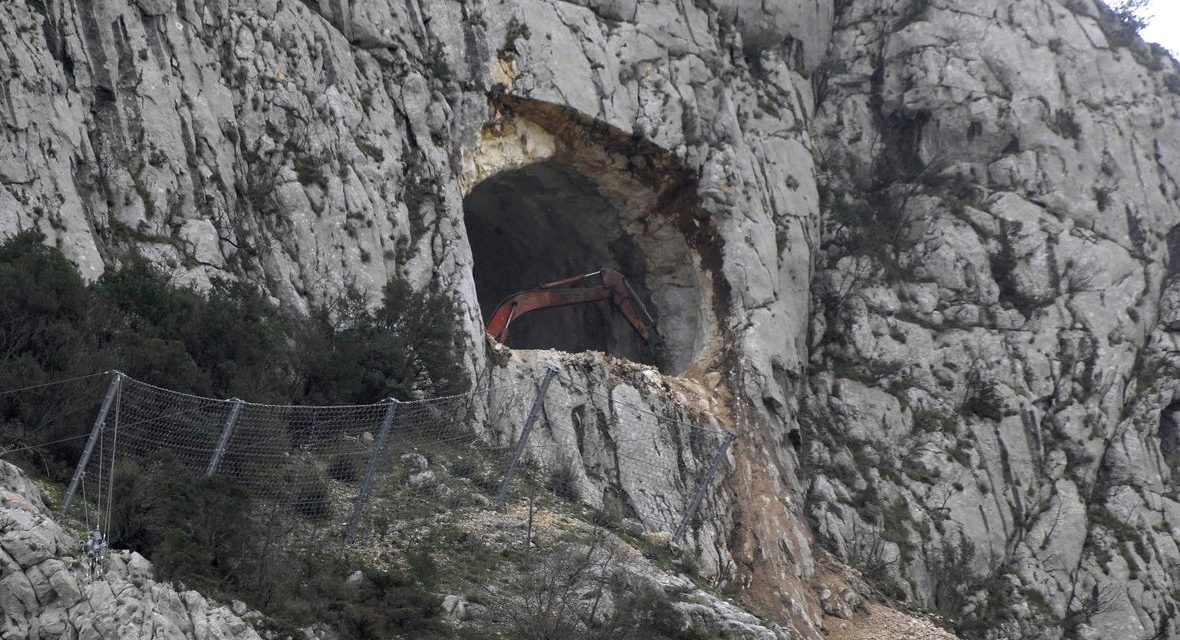 Százmilliókat költöttek Horvátországban egy alagútra, amely egy szakadékba vezet