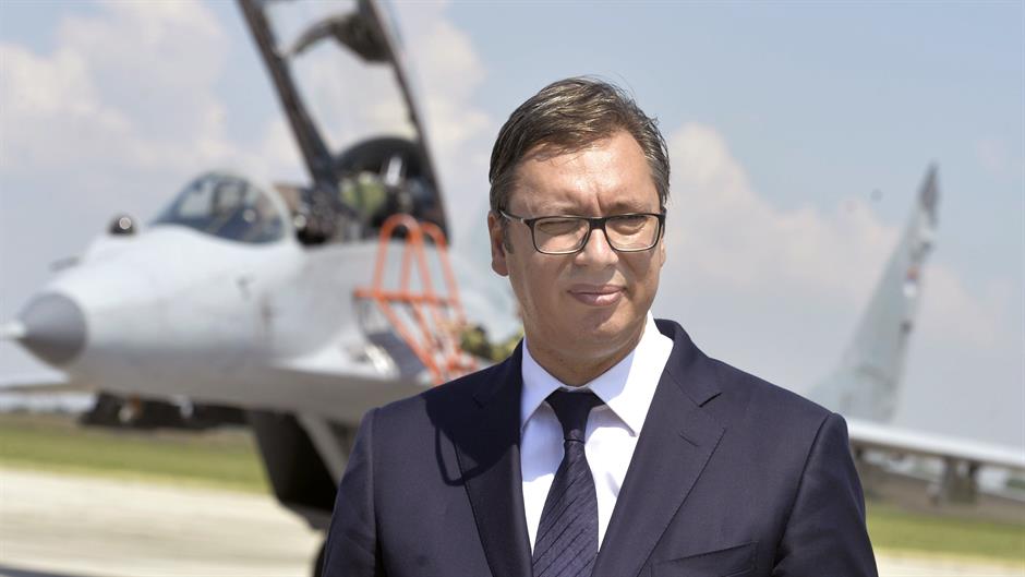 Vučić: Fontolgatjuk a sorkatonai szolgálatot 2020-tól
