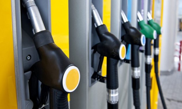 Szerdától csökken a benzin ára – Magyarországon