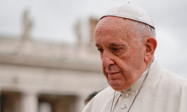 Ferenc pápa: Az egyház ne féljen az egyszerű emberekkel azonosulni!