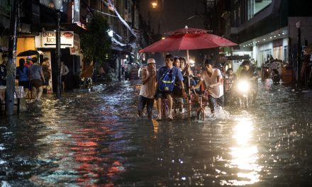 Százezrek váltak földönfutóvá a Fülöp-szigeteken az áradások miatt