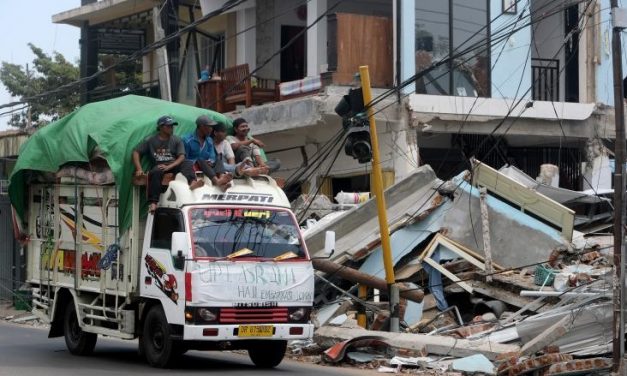 Halottak és sérültek az újabb földrengésben Lombok szigetén