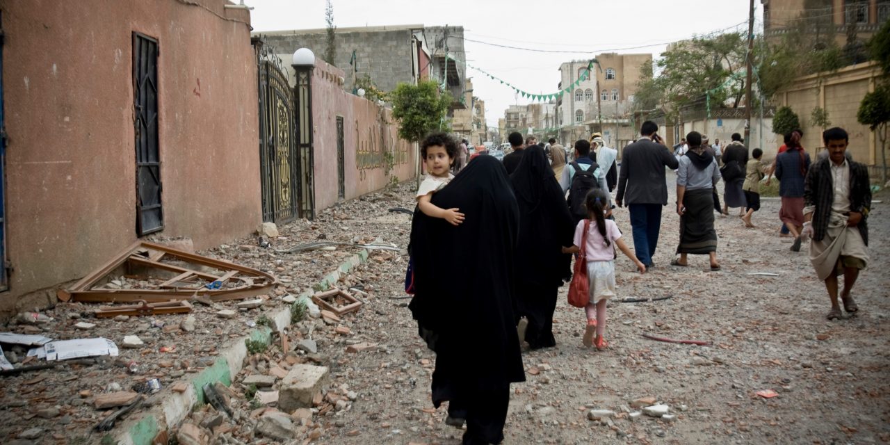 Jemen: Légitámadás ért egy buszt, csaknem harminc gyerek meghalt