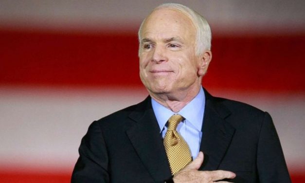 Elhunyt John McCain szenátor