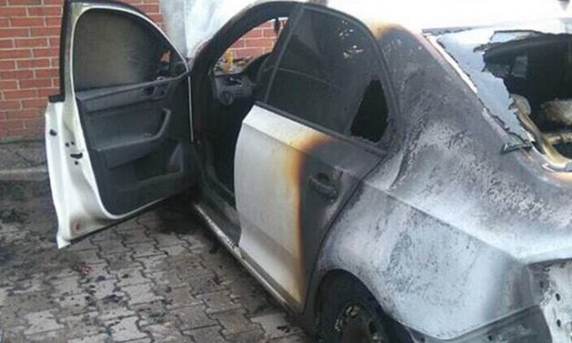 Felgyújtották az újvidéki rohamrendőrség parancsnok-helyettesének autóját