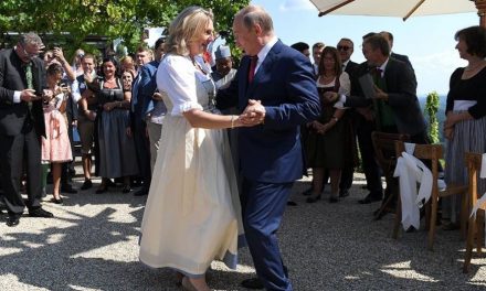 Putyin volt a díszvendég az osztrák külügyminiszter esküvőjén
