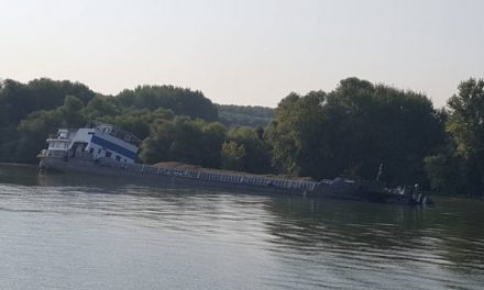 Elsüllyedt egy teherhajó a Dunán Smederevo közelében – Frissítve!