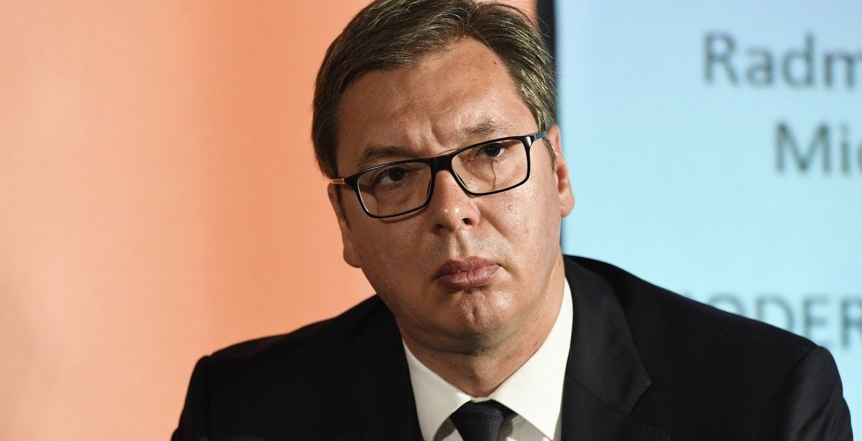 Vučić az RTS székházába behatolók szabadon bocsátását és az ellenük folyó eljárás megszüntetését indítványozta