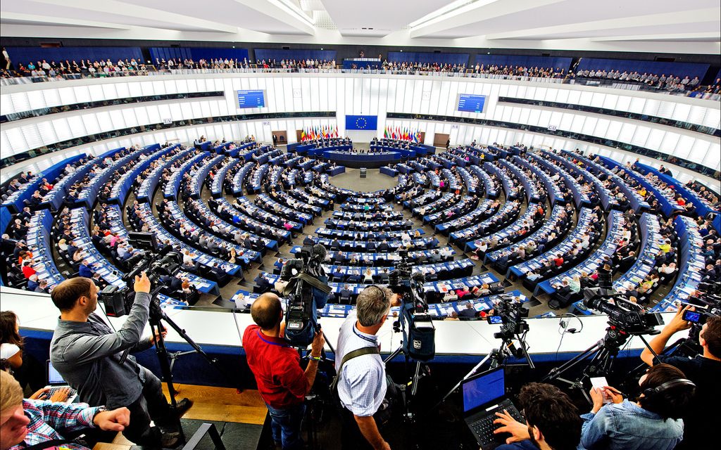Kezdődik az európai parlamenti választás kampánya