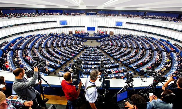 Megszavazta az EP a Sargentini-jelentést