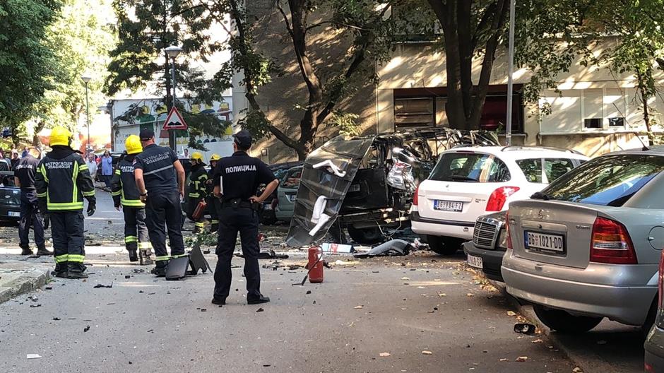 Felrobbantottak egy autót Belgrádban