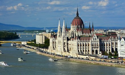 Elvennék a közalkalmazotti státuszt a kulturális dolgozóktól Magyarországon
