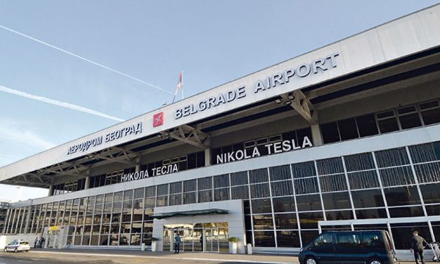 Káosz a belgrádi Nikola Tesla repülőtéren