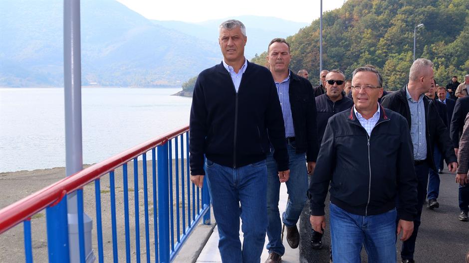 Thaçi: Megtiszteltetés volt a Gazivoda tavon csónakázni