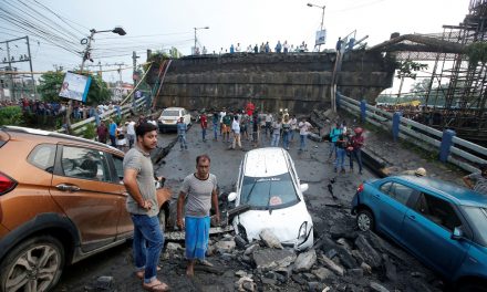 Leomlott egy autópályahíd Indiában