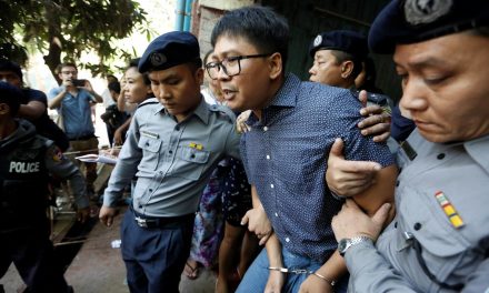 Börtönre és kényszermunkára ítélték a Reuters újságíróit