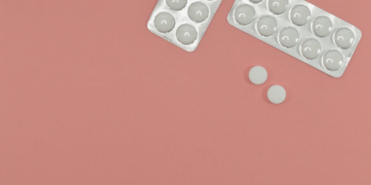 Az egészséges időseknek inkább árt, mint használ az aszpirin rendszeres szedése
