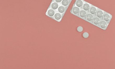 Az egészséges időseknek inkább árt, mint használ az aszpirin rendszeres szedése