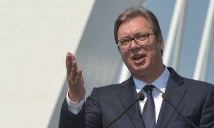 Aleksandar Vučić Arany Oroszlán-békedíjat kapott Velencében