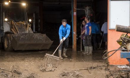 Nadal személyesen segít az áradás utáni takarításban Mallorcán