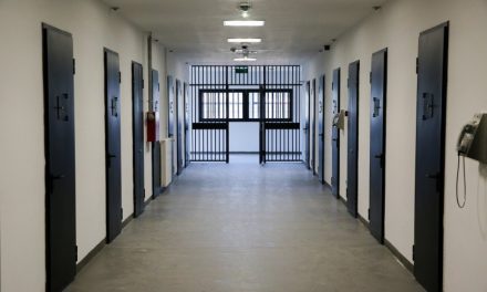 A szerbiai börtönökben megkezdték a fegyencek oltását