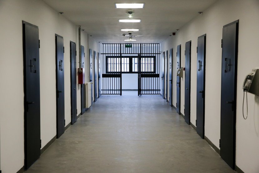 Így néz ki a legmodernebb szerb börtön, amely ma nyílik meg Pancsován
