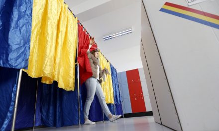 Romániában mégsem fogja alkotmány szabályozni a házasságot