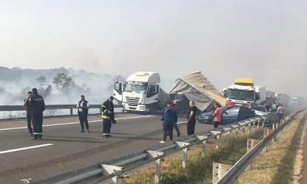 Tömegbaleset az autópályán Kragujevacnál a sűrű füst miatt