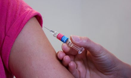 Megérkezett az influenza elleni védőoltás, hétfőtől vehető fel a vakcina